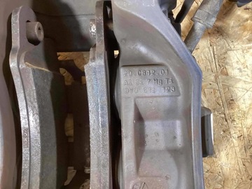 PORSCHE MACAN 2022 PŘEDNÍ STRANA LEVÝ TŘMENY