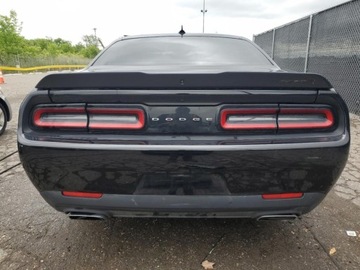 Dodge Challenger III 2022 Dodge Challenger RT Scat Pack 2022 6.4l 6.4 Benzyna 485KM, zdjęcie 2