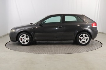 Audi A3 8P Hatchback 3d 1.9 TDI 105KM 2004 Audi A3 1.9 TDI, Klima, Klimatronic,ALU, El. szyby, zdjęcie 2