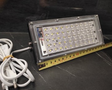 БЕЛАЯ СВЕТОДИОДНАЯ ЛАМПА - ОСВЕЩЕНИЕ ДЛЯ ВЫРАЩИВАНИЯ РАСТЕНИЙ 50ВТ