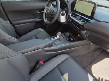 Lexus UX Crossover Facelifting 2.0 300h 199KM 2025 LEXUS UX 300h F Sport Design Hybrid Dynamic Force 2.0 199KM 2025, zdjęcie 9