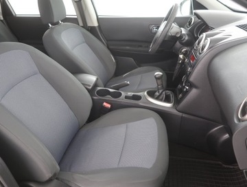 Nissan Qashqai I Crossover Facelifting  1.6 117KM 2012 Nissan Qashqai 1.6, GAZ, Klima, Tempomat, zdjęcie 8