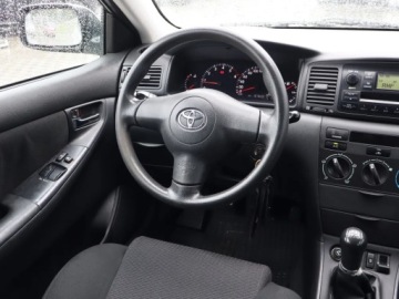 Toyota Corolla IX (E12) Hatchback 1.4 D-4D 90KM 2007 Toyota Corolla 1.4 D-4D, Salon Polska, Klima, zdjęcie 6