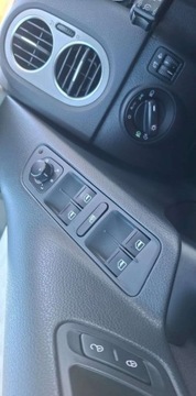 Volkswagen Tiguan I SUV 1.4 TSI 150KM 2010 Volkswagen Tiguan Volkswagen Tiguan 1.4 TSI SportampStyle 1.4 Benzyna, zdjęcie 17