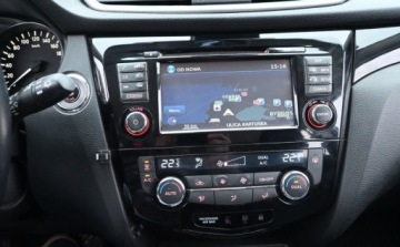 Nissan Qashqai II Crossover 1.2 DIG-T 115KM 2016 Nissan Qashqai 1.2 DIG-T N-Vision Xtronic Kamera 360 Nawigacja 1.2 Benzyna, zdjęcie 31