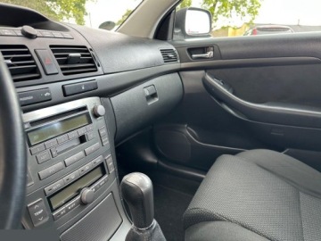 Toyota Avensis II Kombi 2.0 VVT-i 147KM 2006 Toyota Avensis 2.0 VVT-i Combi Executive 147KM 2006r, zdjęcie 15