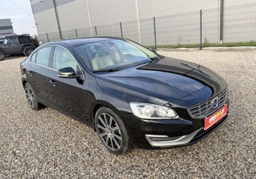 Volvo S60 II Sedan Facelifting 2.0 T5 DRIVE-E 245KM 2017 Volvo S60 S60 2.0 Benz 245 KM 2017r Warszawa 2.0 Benzyna 245KM, zdjęcie 1