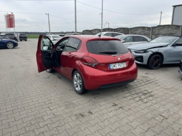 Peugeot 208 I Hatchback 5d Facelifting 1.2 PureTech 82KM 2018 Peugeot 208 Klimatyzacja Kamera, zdjęcie 4
