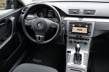 Volkswagen Passat B7 Variant 2.0 TDI CR DPF BlueMotion 140KM 2013 VW Passat 2.0 TDI, DSG, Navi, Xenon, Bi-Xenon, zdjęcie 6