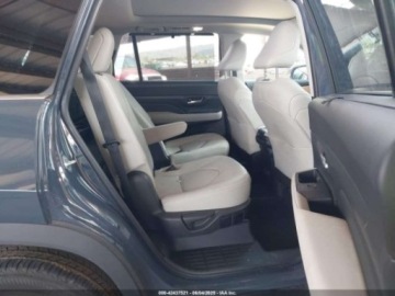 Toyota 2024 Toyota Grand Highlander 2024r., 2.4L 2.4 Benzyna 265KM, zdjęcie 9