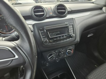 Suzuki Swift VI Hatchback 1.2 DualJet 90KM 2017 Suzuki Swift 1,2 benzyna 90KM, zdjęcie 11