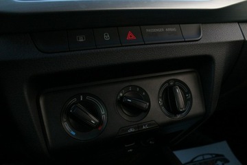 Skoda Fabia III Kombi Facelifting 1.0 TSI 95KM 2021 Skoda Fabia AMBITION 1.0 TSI 95KM Salon Polska GWARANCJA SelectCar+ FV23%, zdjęcie 19