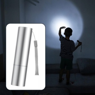 Перезаряжаемый фонарик из алюминиевого сплава.