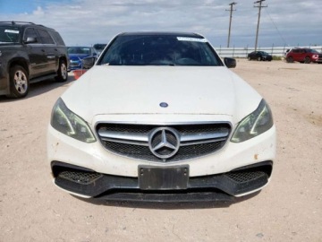 Mercedes Klasa E W212 2014 Mercedes-Benz Klasa E 63 AMG-S 2014 5.5l 5.5 Benzyna 577KM, zdjęcie 5