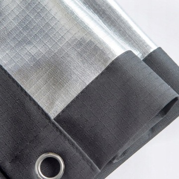 Плотная штора на присосках. Штора