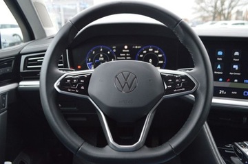 Volkswagen Touareg III SUV 3.0 V6 SCR TDI 286KM 2023 Volkswagen Touareg 3.0 V6 TDI SCR 4Mot ,Salon PL,Serwis ASO,Bezwypadkowy,, zdjęcie 9