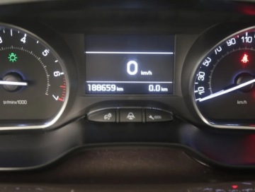 Peugeot 2008 I SUV 1.2 PureTech 82KM 2015 Peugeot 2008 1.2 PureTech, Serwis ASO, Klima, zdjęcie 10