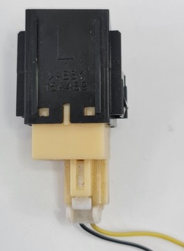 КНОПКА ОТКРЫТИЯ ЗАДНЕГО КАПОТА MAZDA RX-8