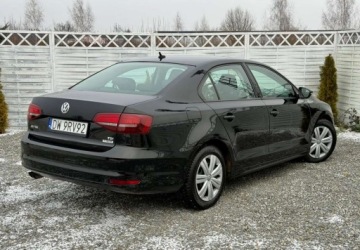 Volkswagen Jetta VI Sedan Facelifting 2.0 TDI 110KM 2016 Volkswagen Jetta Volkswagen Jetta 2.0 TDI DPF BMT Comfortline 2.0 Diesel, zdjęcie 2