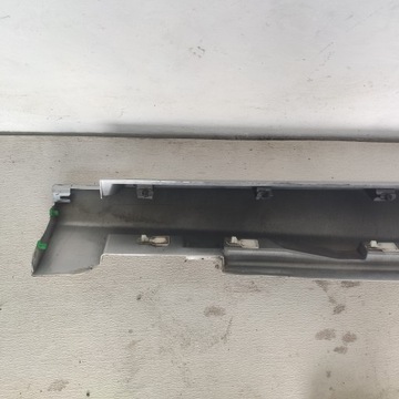 VOLVO V40 II 2016 ЦВЕТ ПАНЕЛИ FRIGHT 711