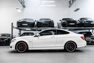 Mercedes Klasa C W204 2011 Mercedes C 63 AMG Coupe Performance 487KM, zdjęcie 5