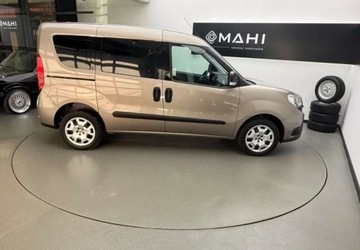 Fiat Doblo IV 1.4 16V 95KM 2017 Fiat Doblo Fiat Doblo 1.4 16V StartampStopp MyLife Family 1.4 Benzyna, zdjęcie 10