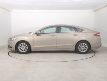 Ford Mondeo V Liftback 1.6 TDCi 115KM 2015 Ford Mondeo 1.6 TDCi, Navi, Klima, Klimatronic, zdjęcie 2