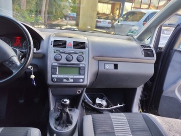 Volkswagen Touran I 2.0 TDI 140KM 2009 Volkswagen Touran 2.0 TDI 140KM Trendline 2009r, zdjęcie 11