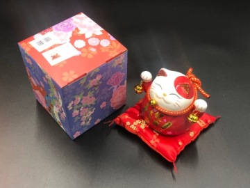 Maneki-Neko Lucky Cat фарфор 12 см