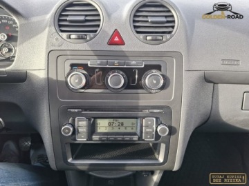 Volkswagen Caddy III Kombi Facelifting 1.6 TDI 102KM 2011 Volkswagen Caddy 1,6 tdi 102KM klima elektryka grz.fot hak 2x drzwi suwane, zdjęcie 12