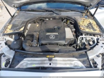 Mercedes Klasa C W205 2017 Mercedes-Benz Klasa C 2017 MERCEDES-BENZ C 300 LUXURYSPORT 2.0 Benzyna, zdjęcie 15