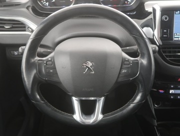 Peugeot 2008 I SUV Facelifting 1.2 PureTech 110KM 2017 Peugeot 2008 1.2 PureTech, Salon Polska, zdjęcie 14