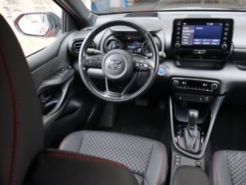 Toyota Yaris IV Hatchback 1.5 Hybrid Dynamic Force 116KM 2020 Toyota Yaris 1.5 VVT-i Hybrid, Salon Polska, zdjęcie 6