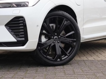 Volvo XC60 II Crossover Plug-In Facelifting 2.0 T6 350KM 2025 XC60 T6 Plug-In Hybrid AWD Ultra Black Edition 2.0 (349KM) 2025, zdjęcie 13