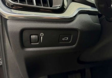 Volvo V60 II  2020 Volvo V60 B4 197KM INSCRIPTION BLIS navi BEZWYPADKOWY automat, zdjęcie 32