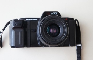 Классический аналоговый фотоаппарат OLYMPUS OM 707