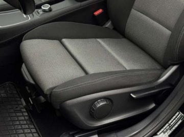 Mercedes GLA I Off-Roader Facelifting 1.6 180 122KM 2019 Mercedes-Benz GLA 180 7G-DCT CarPlayAndroidAuto Kamera cofania Asystent, zdjęcie 3