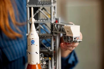 LEGO ICONS 10341 Ракета NASA Artemis SLS