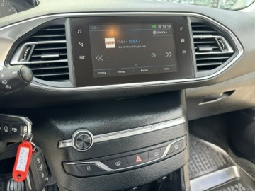 Peugeot 308 II Hatchback Facelifting 1.2 PureTech 130KM 2018 Peugeot 308 I-ręka, Navi, Climatronic, Tempomat, zdjęcie 18