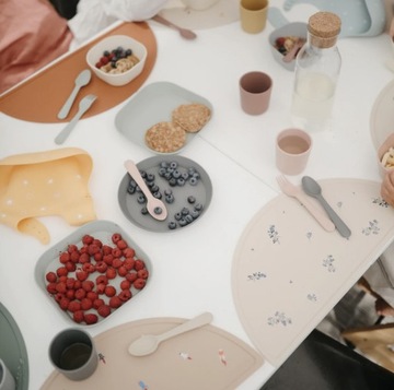 MUSHIE Whales Силиконовый коврик для стола - Киты