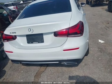 Mercedes Klasa A W177/V177 2020 Mercedes-Benz Klasa A 2020 Mercedes-Benz A-Class A 220 Sedan 2.0 Benzyna, zdjęcie 14