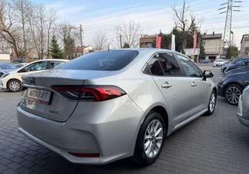 Toyota Corolla XII Sedan 1.8 Hybrid 122KM 2021 Toyota Corolla Kameraczujniki przod i tyl, salon Polska 1.8 Hybryda, zdjęcie 33