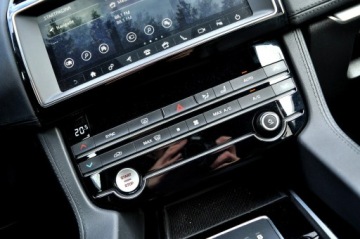 Jaguar F-Pace SUV 2.0 i4D 180KM 2019 Jaguar F-PACE 2.0 180KM Skóra Navi Led Kamera, zdjęcie 19