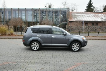 Mitsubishi Outlander II 2.2 DID DOHC 156KM 2007 Mitsubishi Outlander 2.2DiD 2007r 7os. Skóra, zdjęcie 5