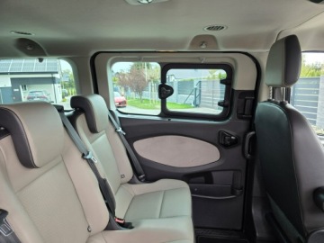 Ford Tourneo Custom I L1 2.2 TDCi 125KM 2014 Ford Tourneo Custom TITANIUM bezwypadkowy, zdjęcie 29