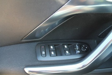 Peugeot 2008 I SUV Facelifting 1.2 PureTech 110KM 2018 Peugeot 2008 ROK 2018 POJ 1199 110 KM, zdjęcie 18