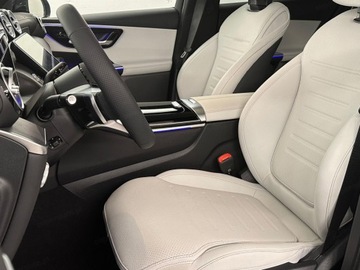 Mercedes GLC C254/X254 Coupe 2.0 220d 197KM 2025 GLC Coupe 220 d 4-Matic AMG Line 2.0 (197KM) 2025, zdjęcie 4