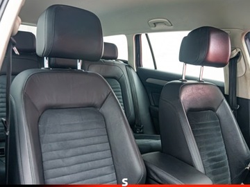 Volkswagen Passat B8 Variant 2.0 TDI BlueMotion SCR 190KM 2017 Od ręki - VOLKSWAGEN Passat 2.0 TDI Highline Combi 190KM 2017, zdjęcie 6