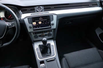 Volkswagen Passat B8 Variant 1.8 TSI BlueMotion Technology 180KM 2016 VW Passat 1.8 TSI, Salon Polska, Navi, Klima, zdjęcie 7
