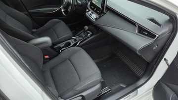 Toyota Corolla XII TS Kombi 2.0 Hybrid Dynamic Force 184KM 2019 Toyota Corolla 2.0 HSD184KM Full Led El. klapa, zdjęcie 11